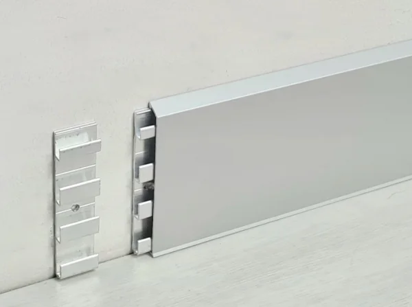 Алюминиевый плинтус Fezard Кабельный ALP-С70 Алюминий 70*10*2500 мм в Сургуте