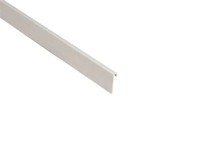 Коннелюрный плинтус Bonkeel Верхняя светло-серая часть (28х5х2200мм) в Сургуте