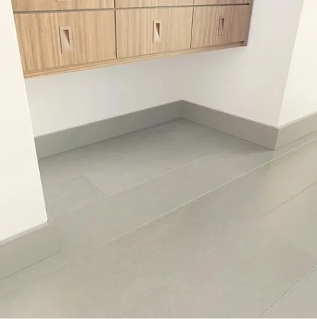 Плинтус NMC Wallstyl FD2S (110х15х2000 мм) в Сургуте