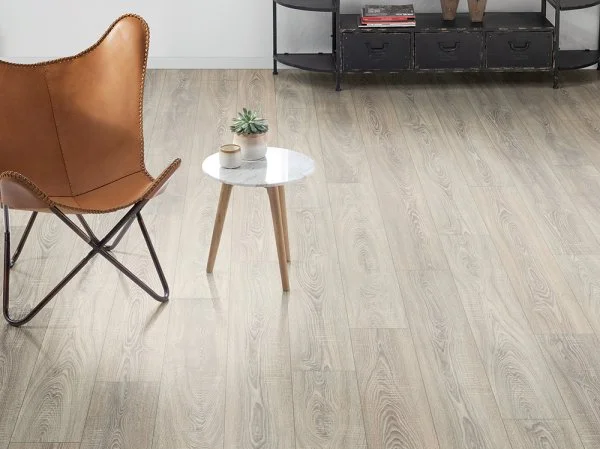 Ламинат Egger PRO 8/33 4V Дуб Бардолино серый EPL036 в Сургуте