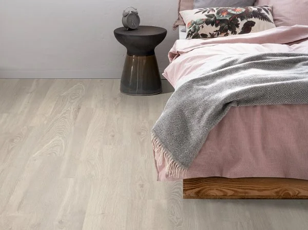 Ламинат Egger PRO 8/33 Дуб Кортон белый EPL051 в Сургуте