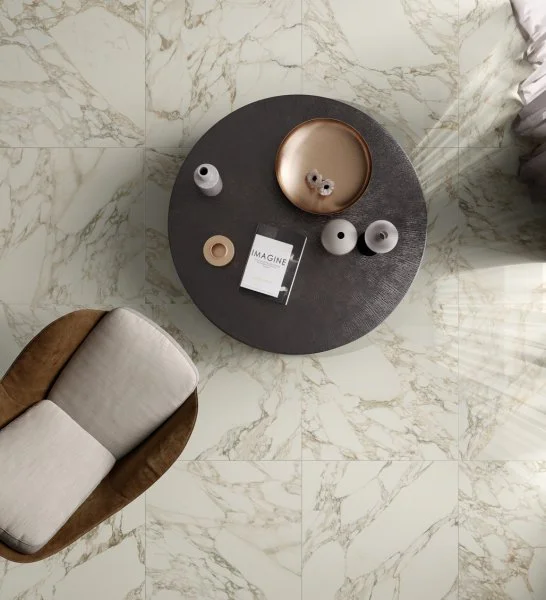 Керамогранит Italon Шарм Делюкс Арабескато Уайт 80х80 (Люкс и реттифицированная) в Сургуте