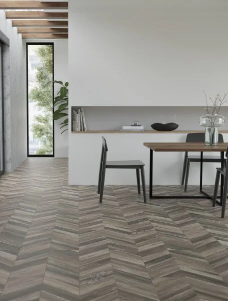 Ламинат Egger PRO 8/33 4V Large Дуб Кестинкорт Шоколад левая EPL240F4CL в Сургуте